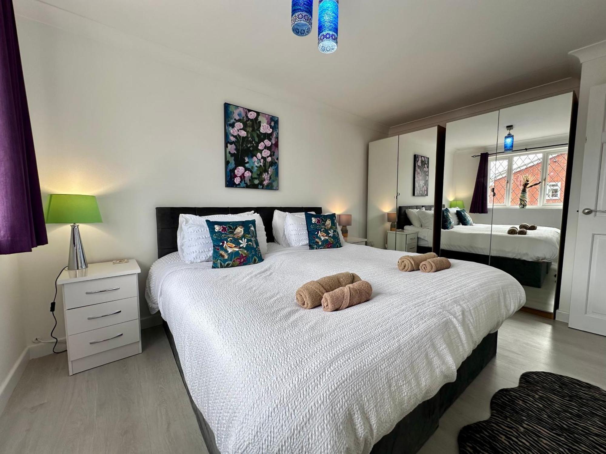 Beautiful House In South Cambridge, 14-Min Drive To The City Centre, Free Parking, No Sofabeds, Sleeps 6 Exterior foto